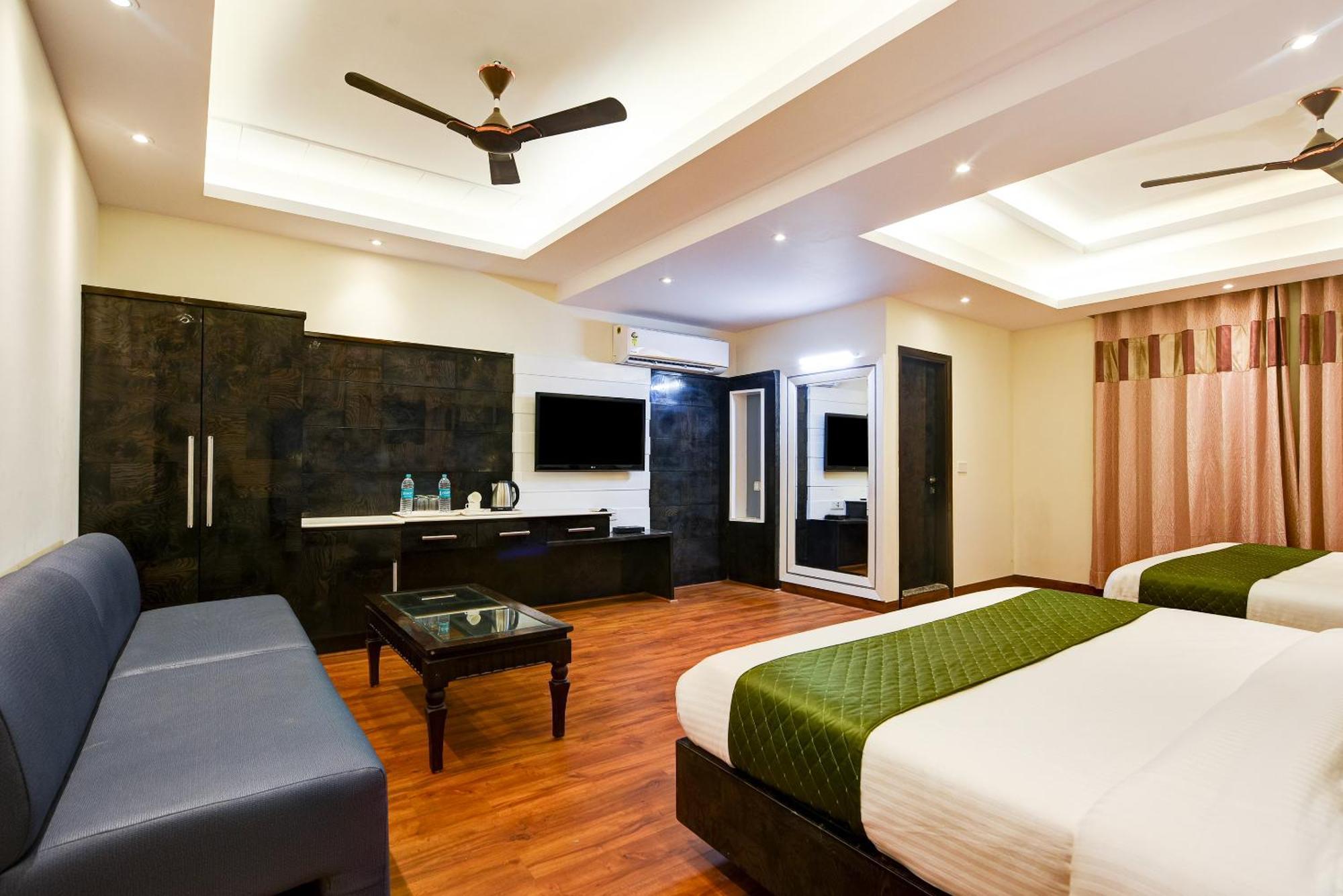 Hotel Geet Deluxe Nueva Delhi Exterior foto