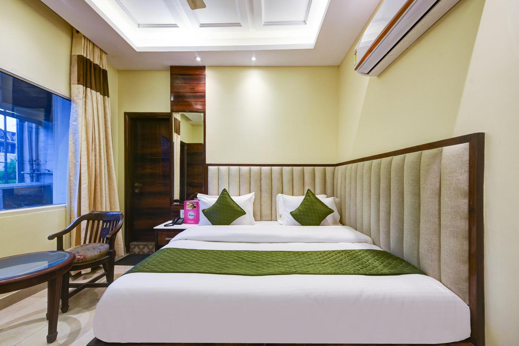 Hotel Geet Deluxe Nueva Delhi Exterior foto
