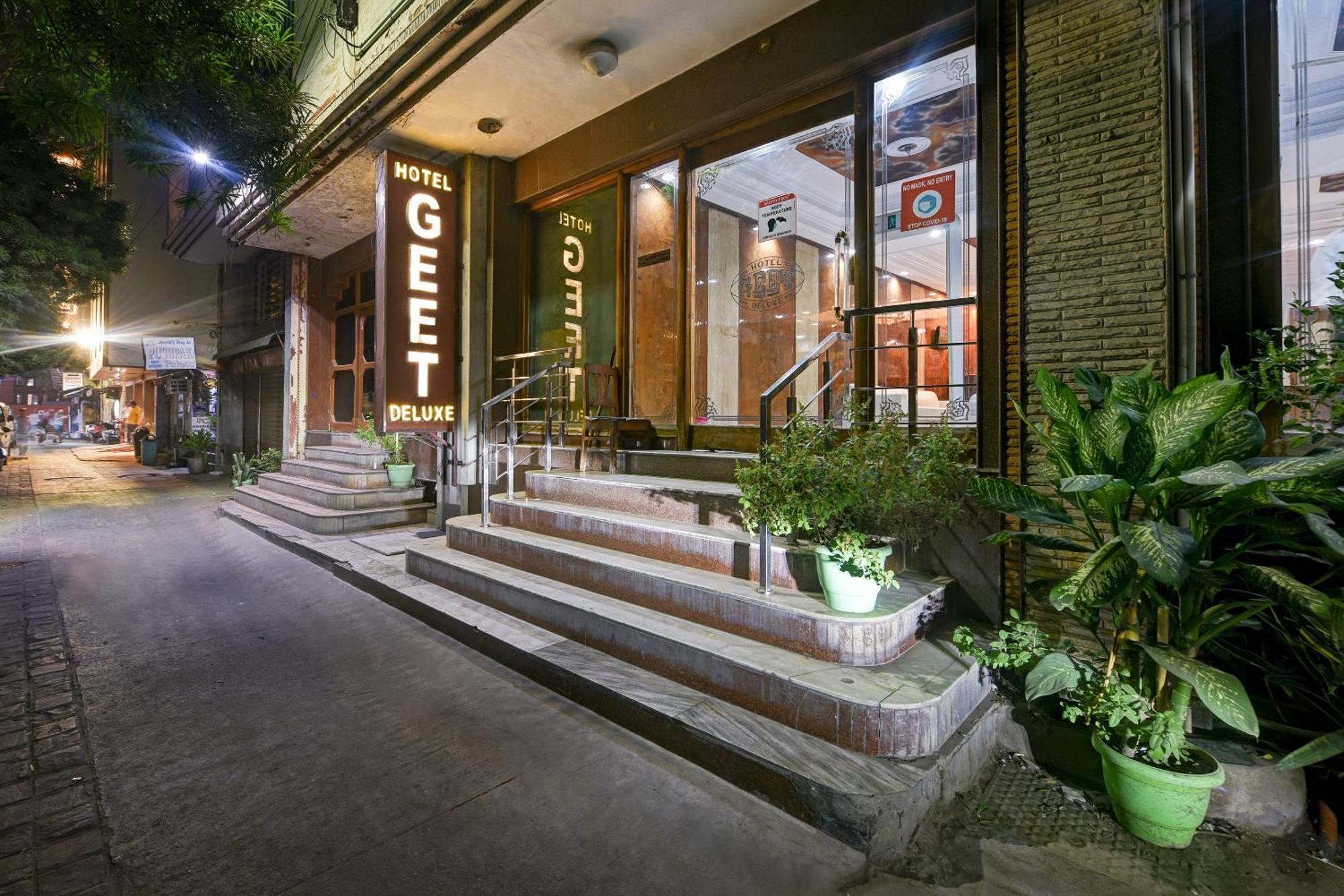Hotel Geet Deluxe Nueva Delhi Exterior foto